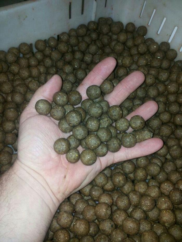 Zelf geproduceerd - Etikettering niet verplicht  ;-)