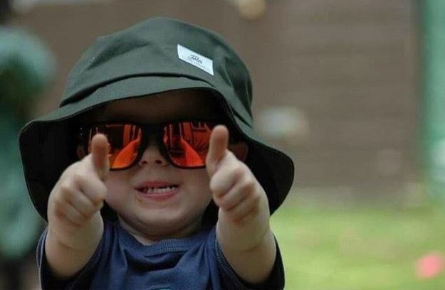 fortis-eyewear-thumbs-up