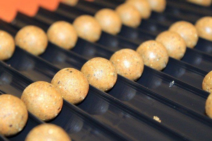 Weet wat je eet....of voert! Draai je aas voor het najaar zelf en compleet afgestemd op het water.