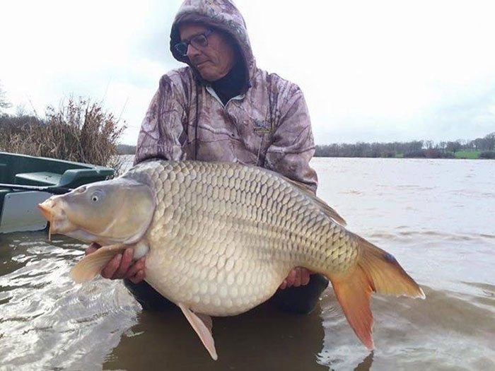 eddy-sterckx-op-lac-de-villedon-red-angel-betaalwater-thecarpspecialist4