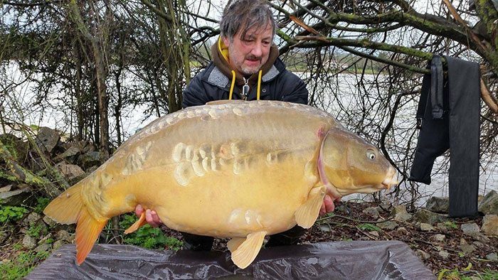 eddy-sterckx-op-lac-de-villedon-red-angel-betaalwater-thecarpspecialist5