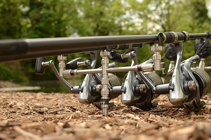 De 3-rod buzzer bar heeft een adviesprijs van ?69,99. Afmetingen: Achter: 175 tot 285 mm. Voor: 200 tot 315 mm. Wide Variant: 300 tot 435 mm.