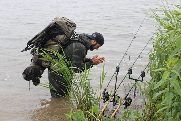 Secret River: Backpacken ! Jeroen brengt al een deel van de uitrusting naar het droge land, en doet nog een laatste wens :-)