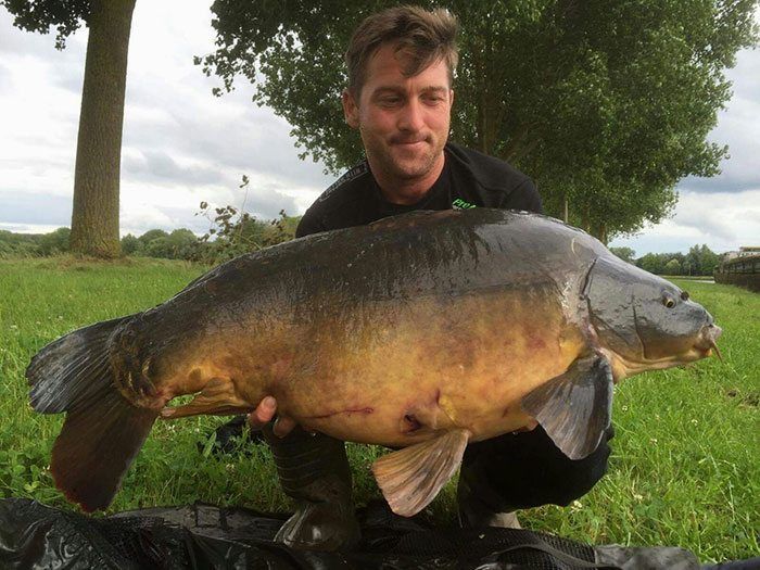 James 'Messi' De Koker wist een flinke serie karpers te vangen op de Big Chilli S bollen van Pro Line.