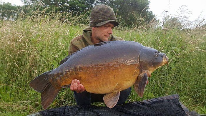 Ook Rick Coppes doet een duit in het zakje met deze fraaie spiegelkarper.